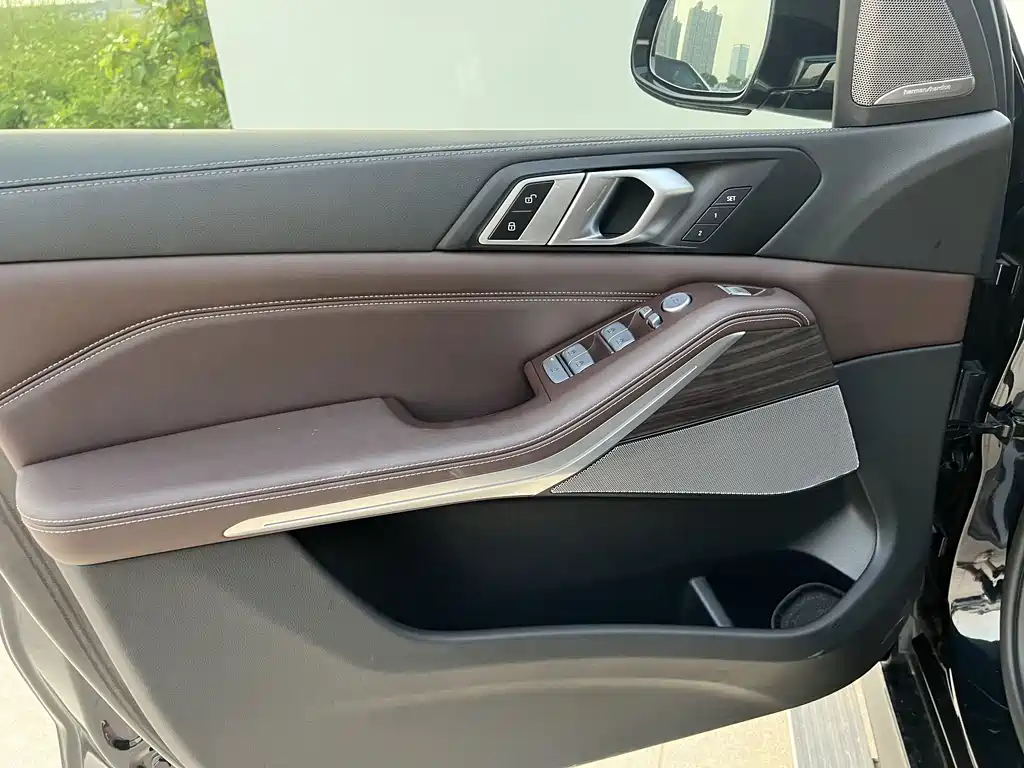 BMW X5 — миниатюра 7