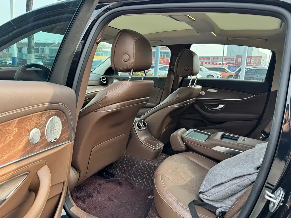 MERCEDES-BENZ E CLASS