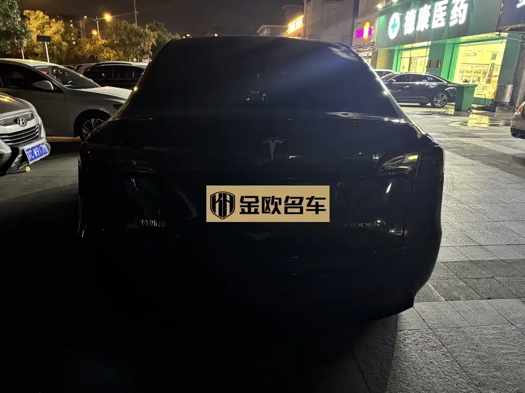 Tesla Model Y — миниатюра 8