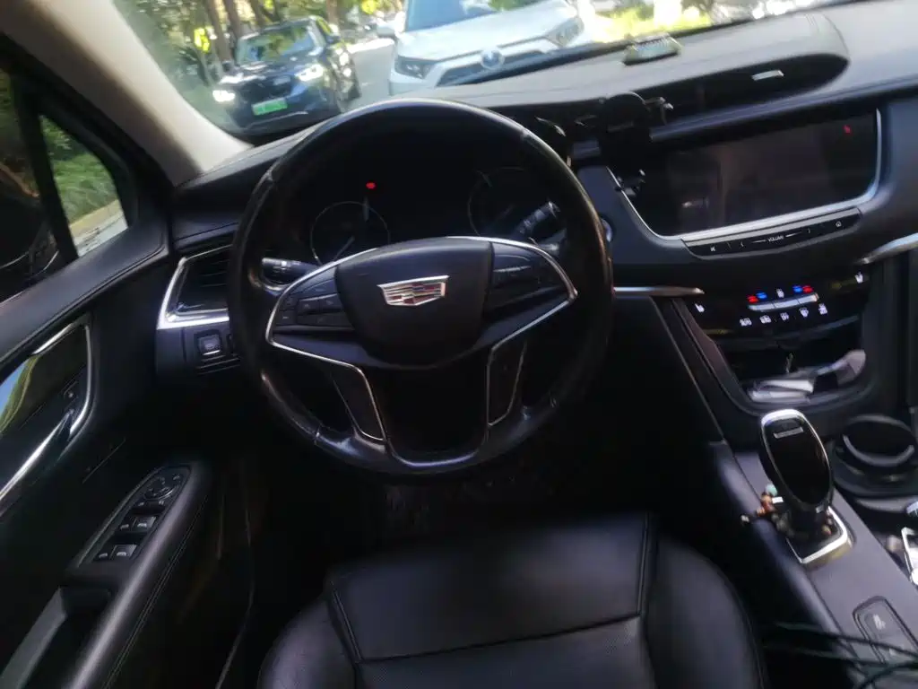 Cadillac XT5 — миниатюра 3
