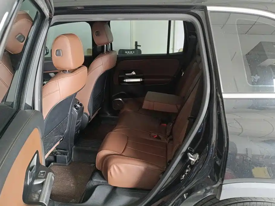 Mercedes-Benz GLB — миниатюра 11