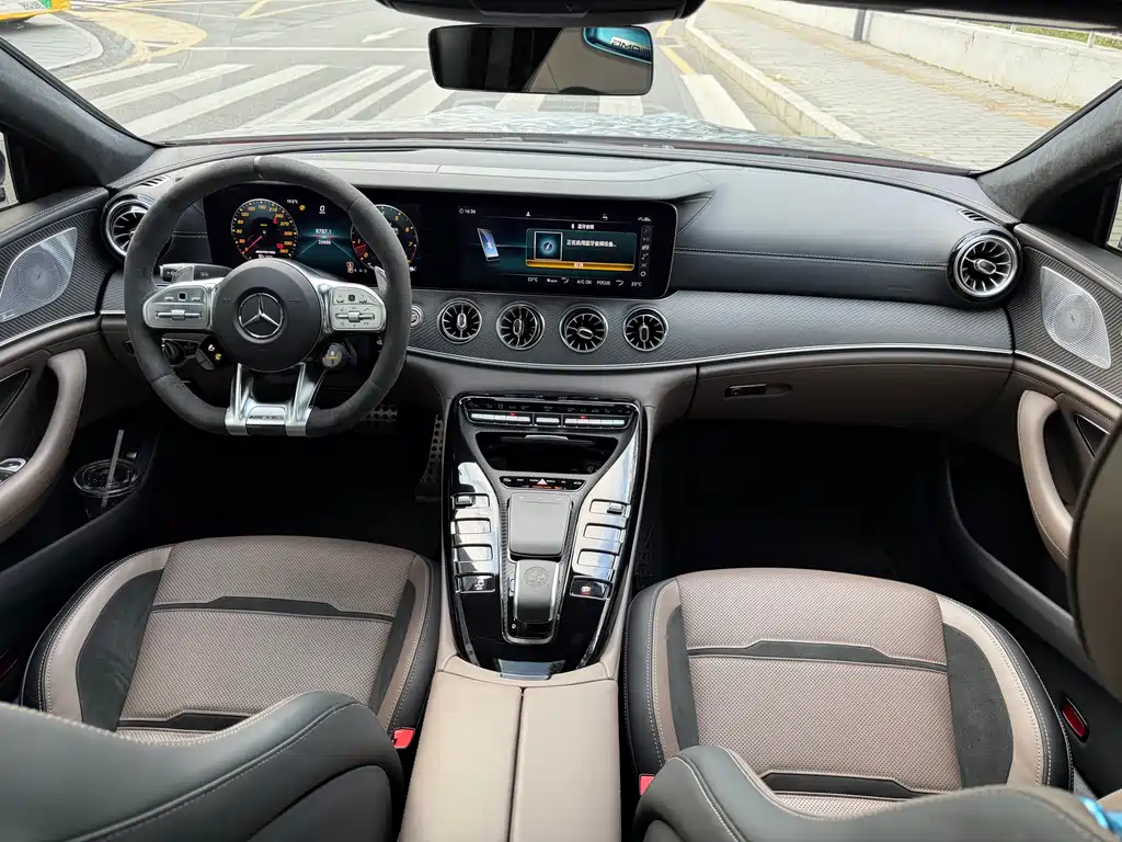 MERCEDES-BENZ AMG GT