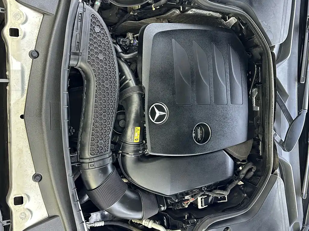 Mercedes-Benz E-Class — миниатюра 8