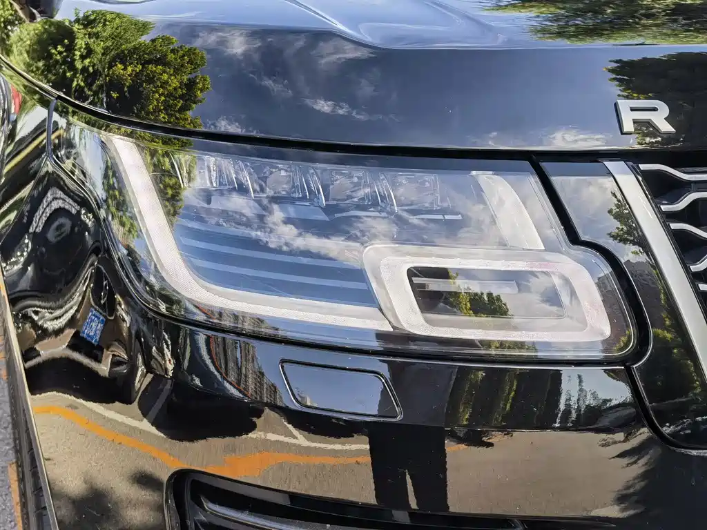 Land Rover Range Rover — миниатюра 17