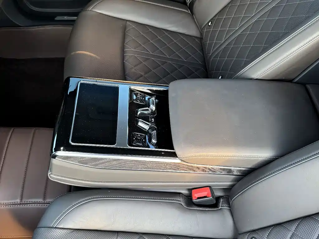 Audi A8 — миниатюра 4