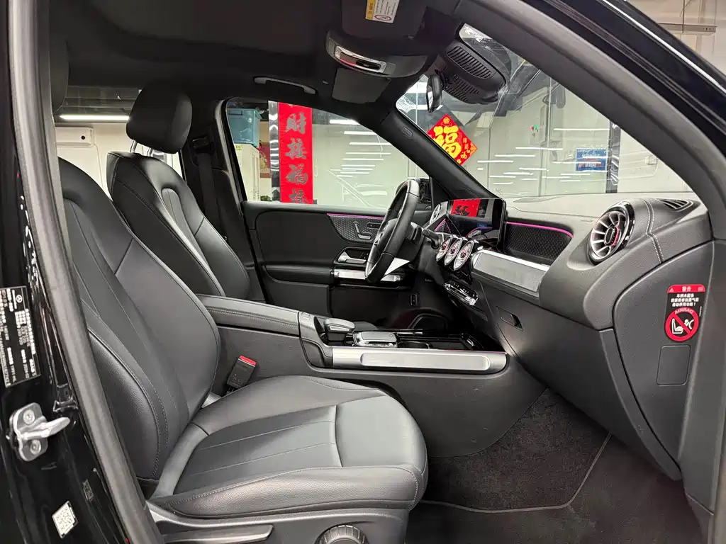 Mercedes-Benz GLB — миниатюра 12