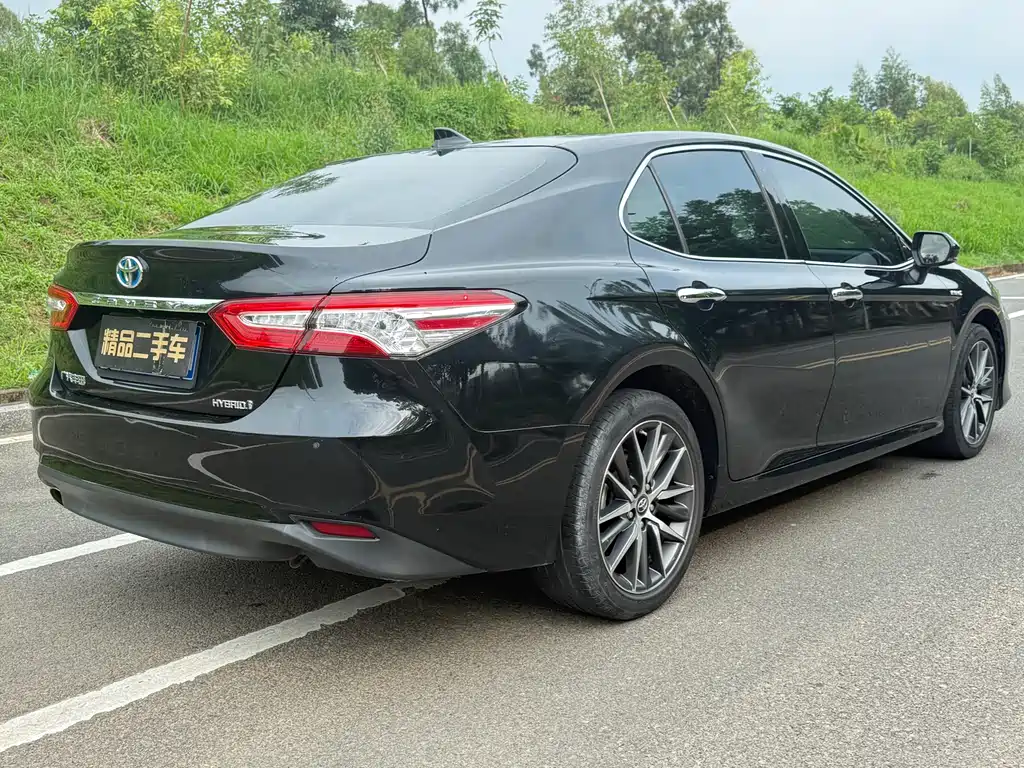 Toyota Camry — миниатюра 6