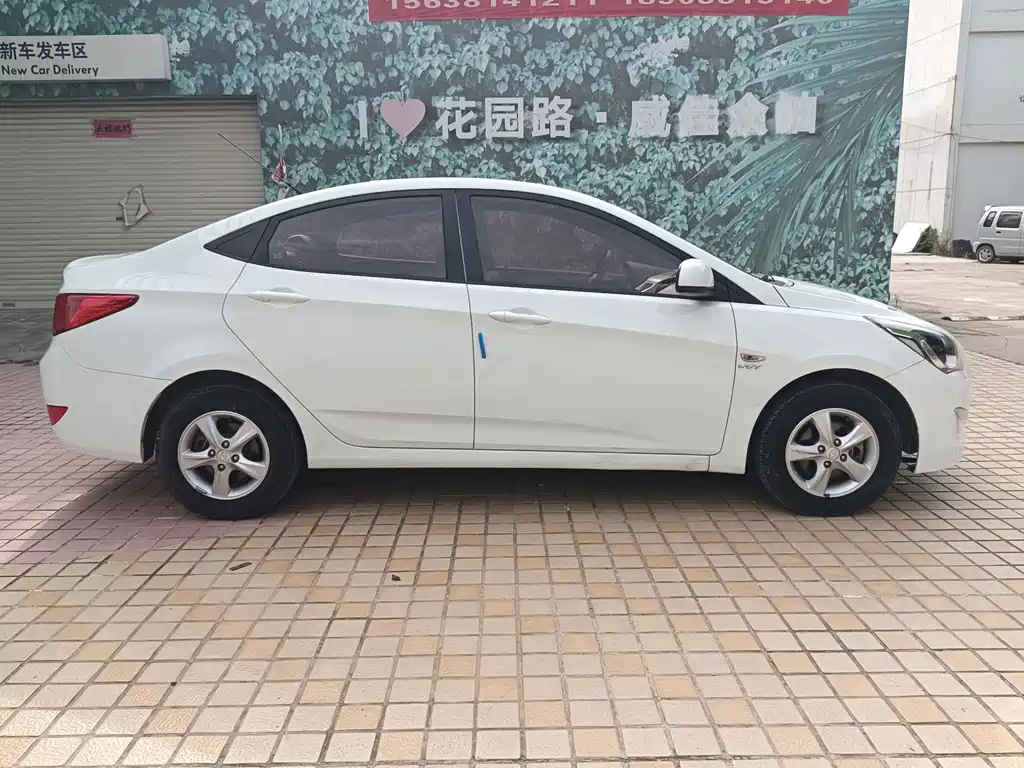 Hyundai Verna — миниатюра 4