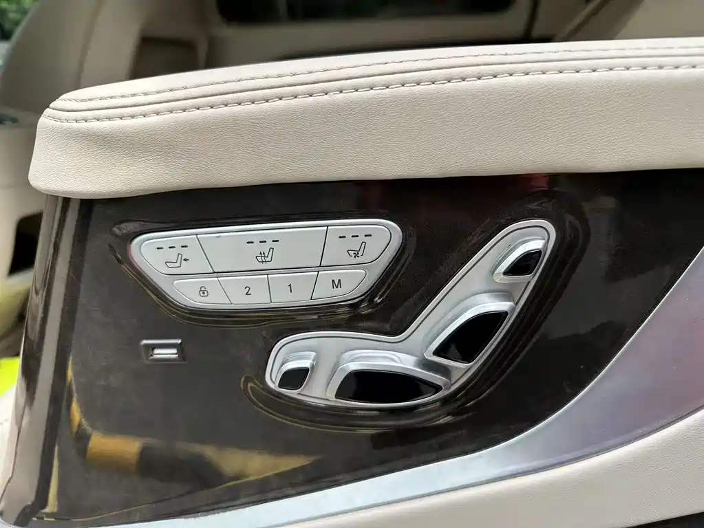 Mercedes-Benz V-Class — миниатюра 12