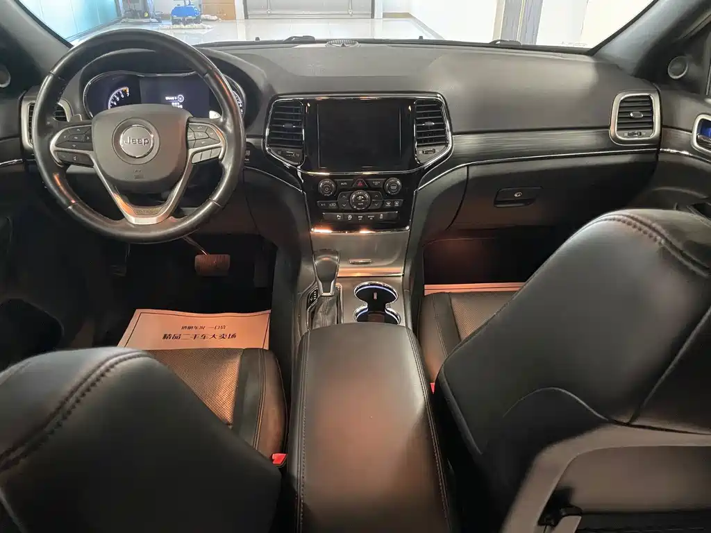 Jeep Grand Cherokee (Import) — миниатюра 13