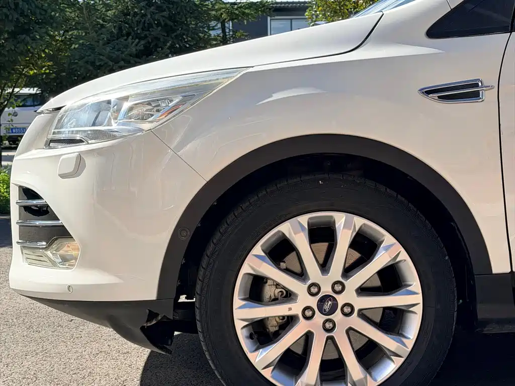 Ford Kuga — миниатюра 8