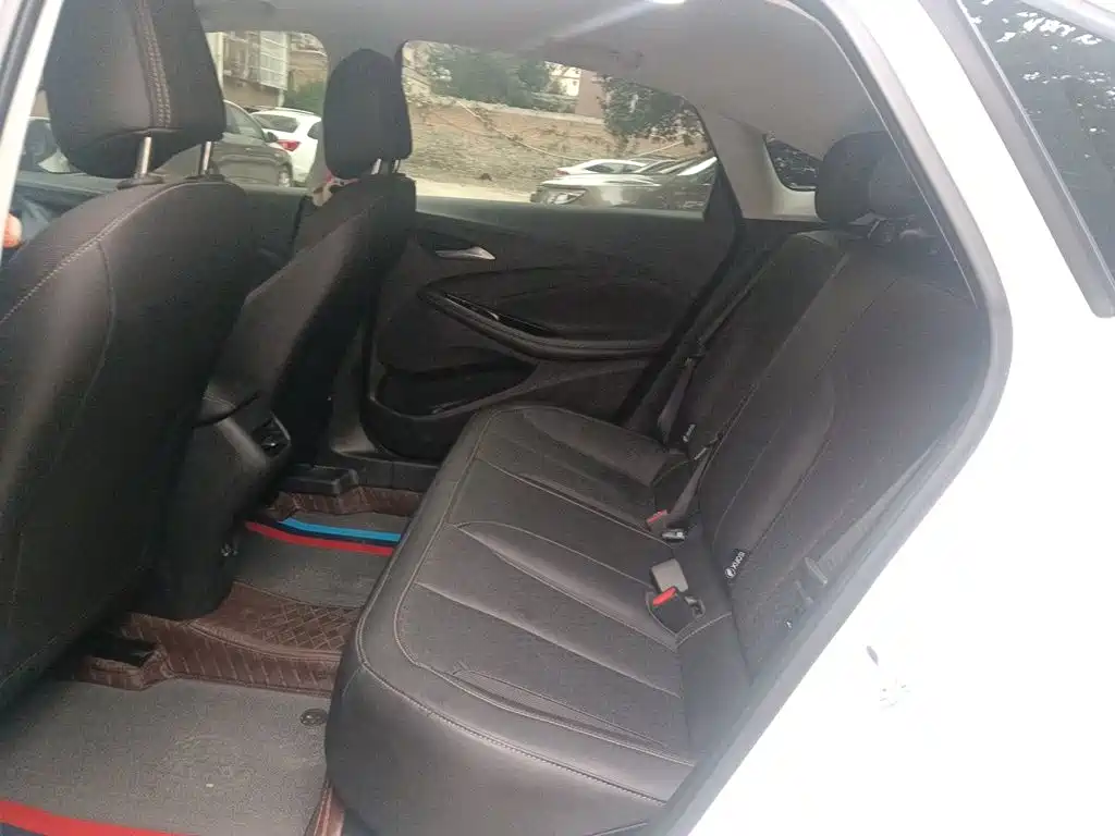 Buick Verano — миниатюра 13
