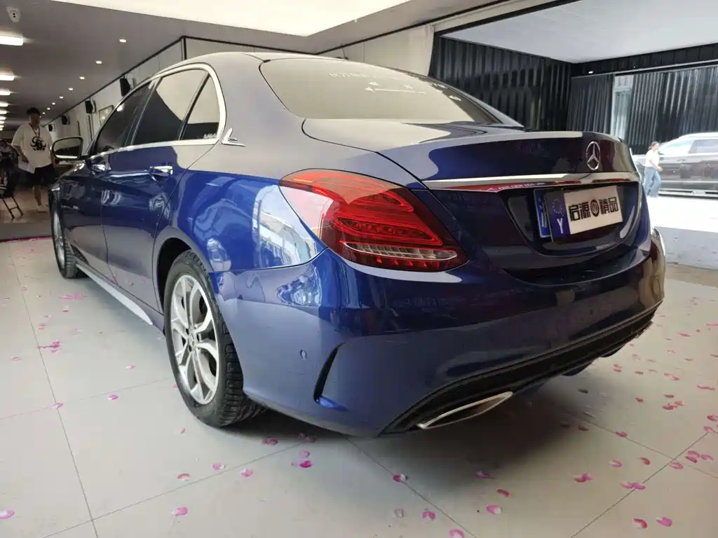 Mercedes-Benz C-Class — миниатюра 11