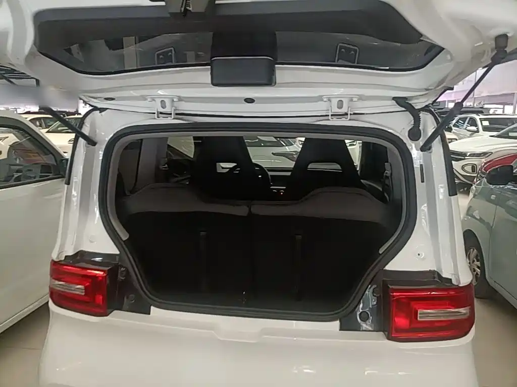 Wuling MINIEV — миниатюра 19
