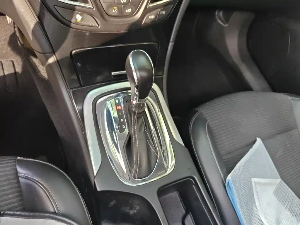 Buick Regal — миниатюра 10