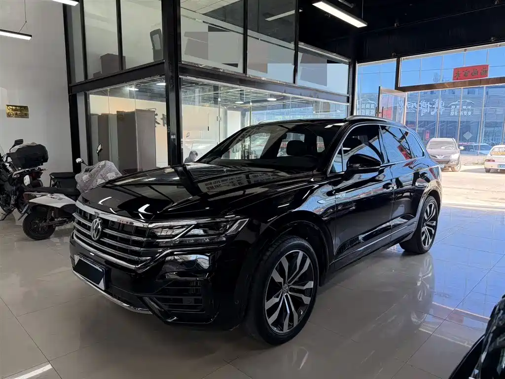Купить Volkswagen Touareg