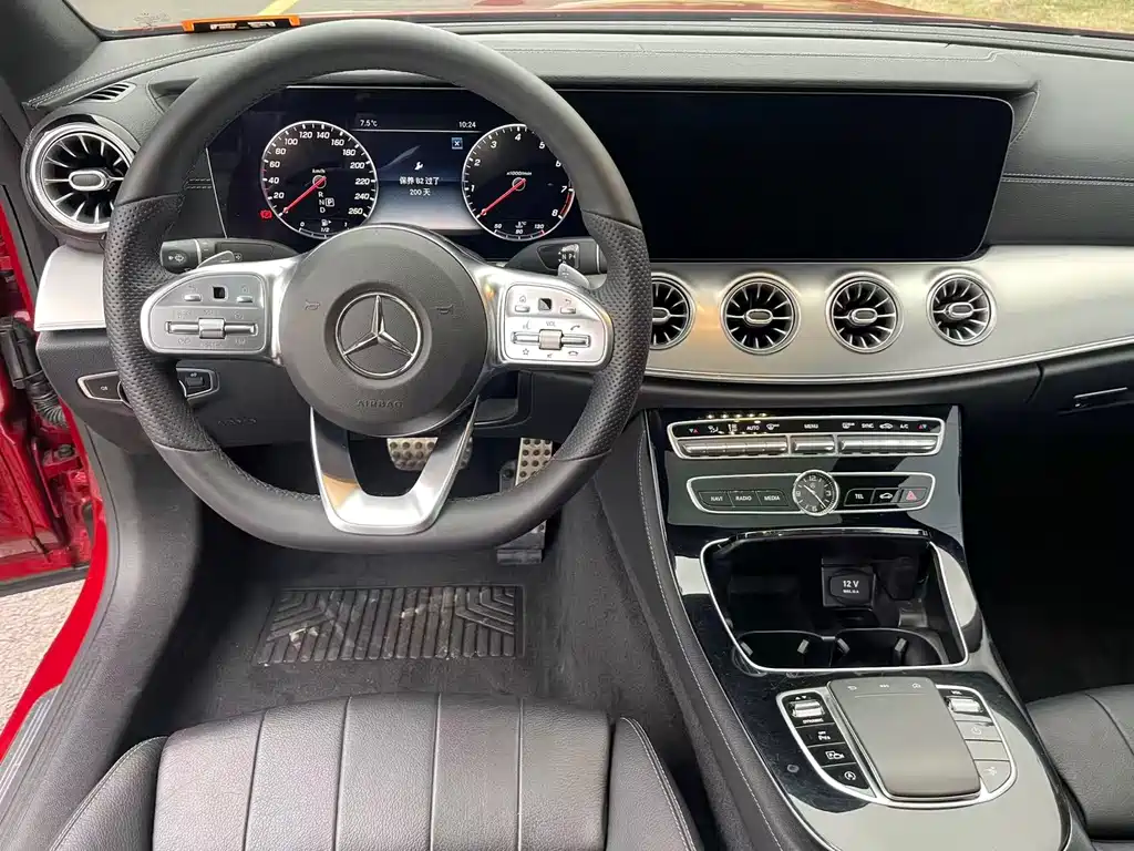 MERCEDES-BENZ E CLASS