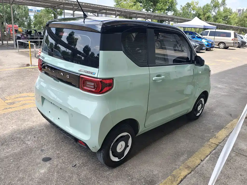 Wuling MINIEV — миниатюра 4
