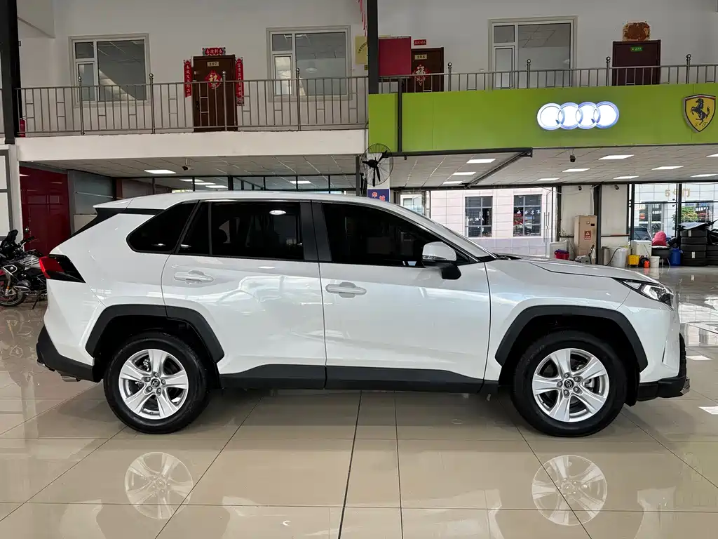 Toyota RAV4 — миниатюра 16