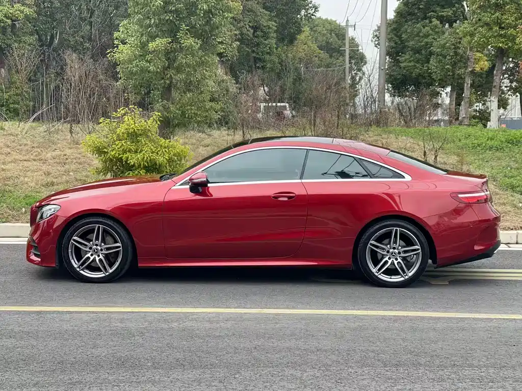 MERCEDES-BENZ E CLASS