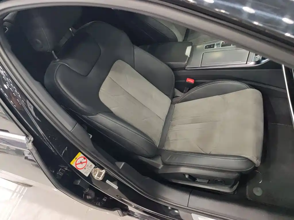 Audi A6L — миниатюра 5