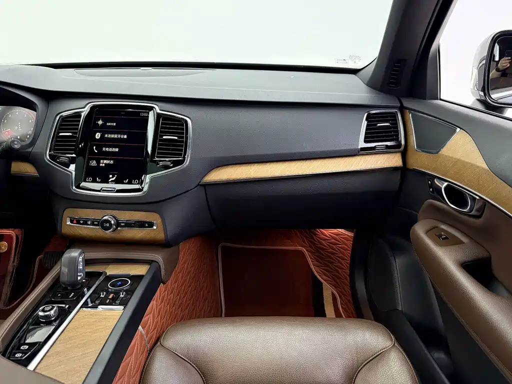 Volvo XC90 — миниатюра 11