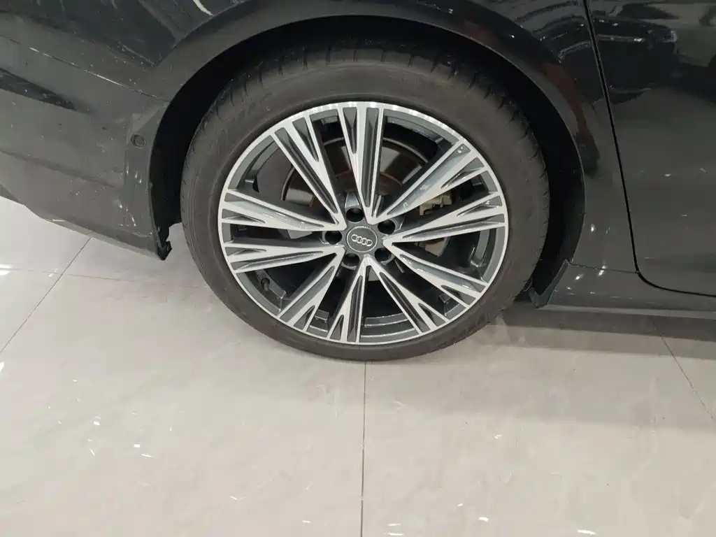 Audi A6L — миниатюра 6