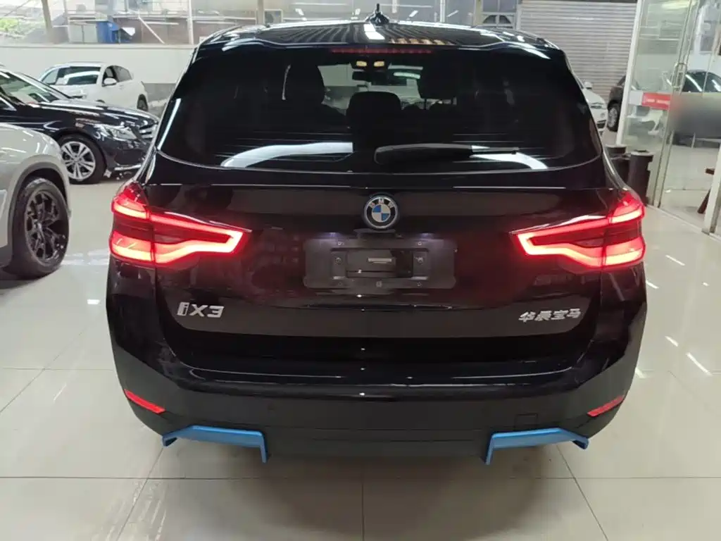 BMW iX3 — миниатюра 6