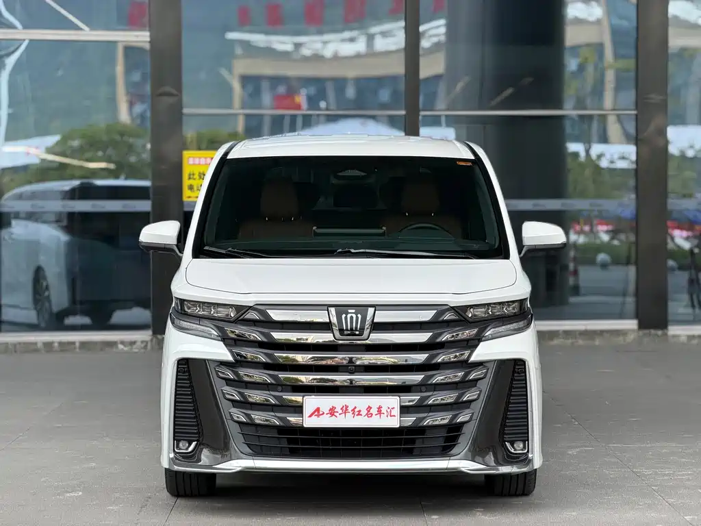Toyota Vellfire — миниатюра 2
