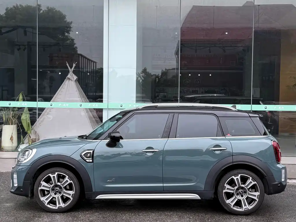 MINI  COUNTRYMAN