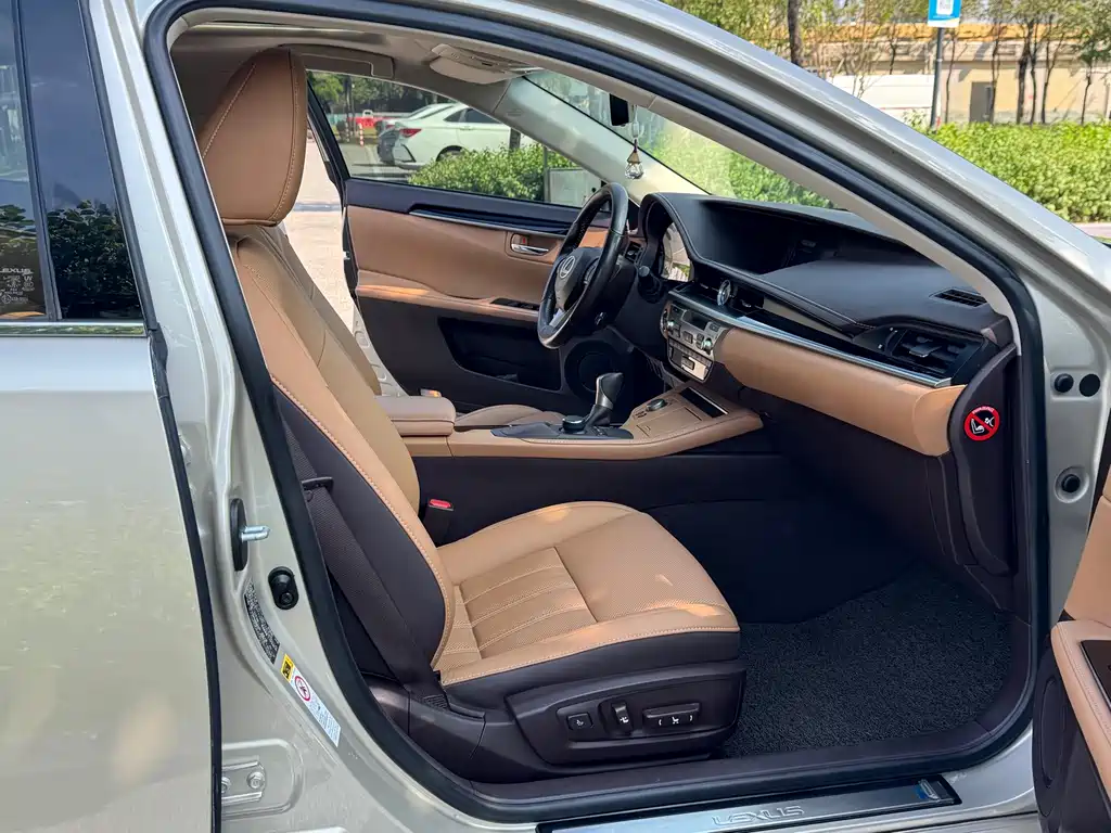 Lexus ES — миниатюра 7