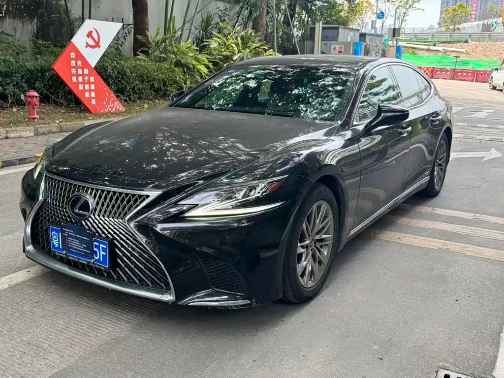 Lexus LS — миниатюра 2