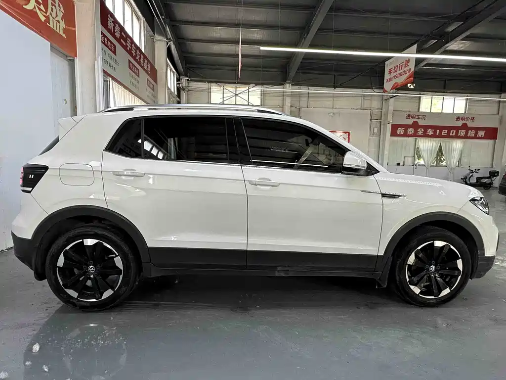 Volkswagen Tacqua 1.5L Auto Joy Connected Edition, фото 4