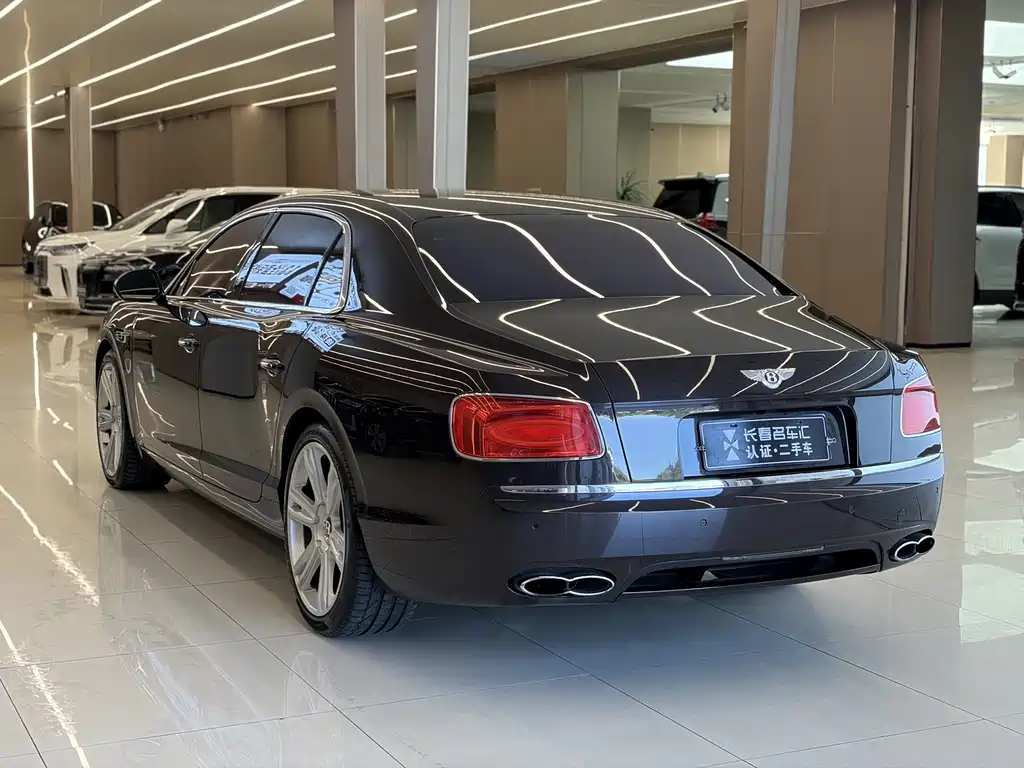 Bentley Flying Spur — миниатюра 6