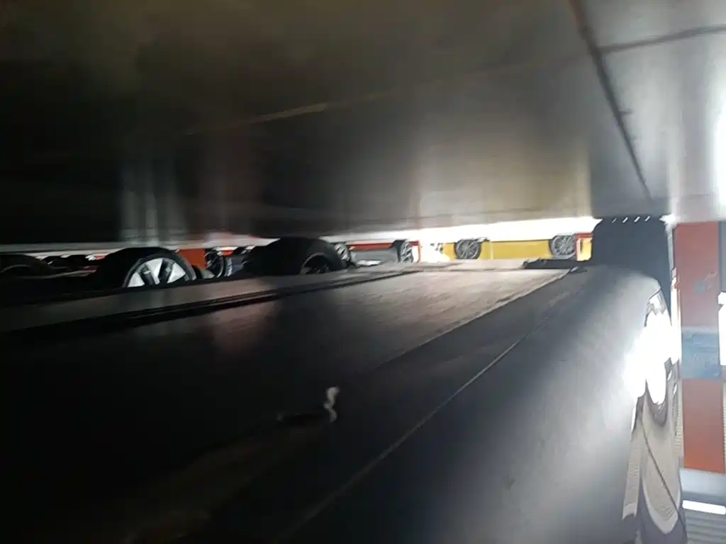 Tesla Model Y — миниатюра 22