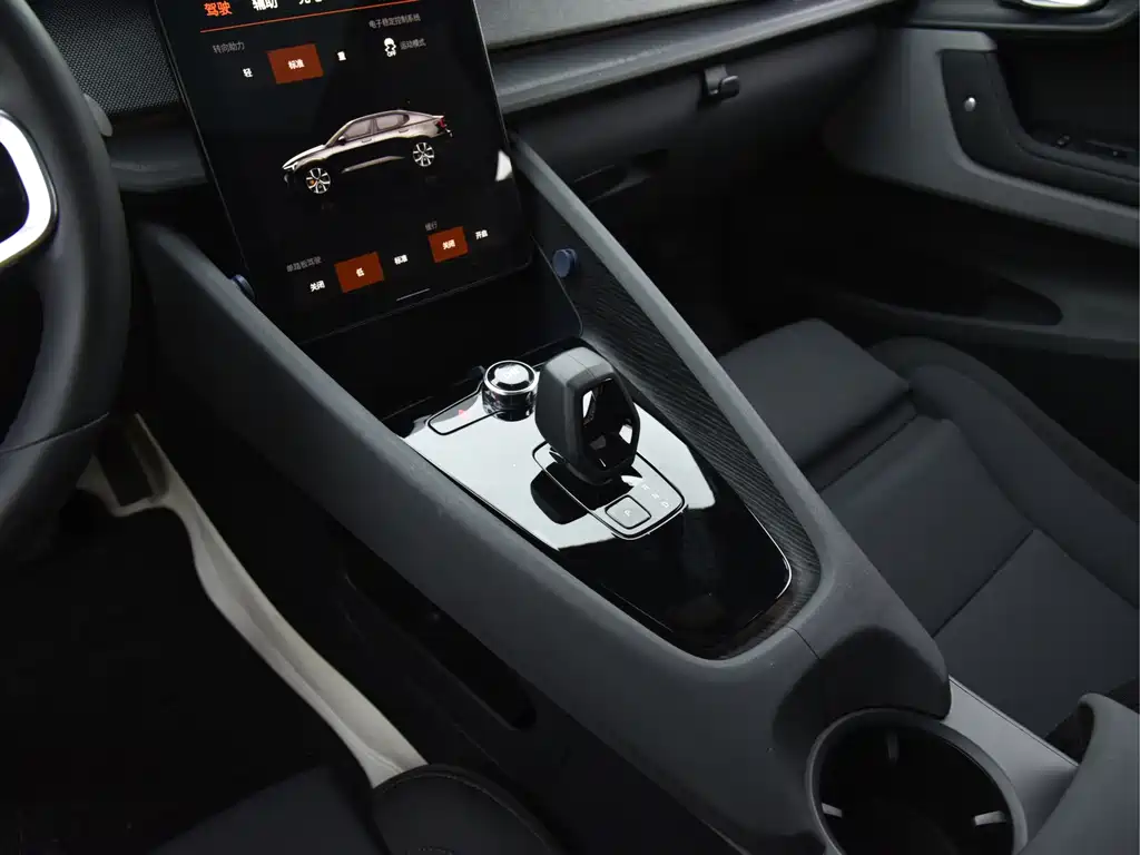 Polestar Polestar 2 — миниатюра 10