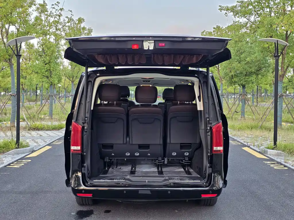 Mercedes-Benz V-Class — миниатюра 31