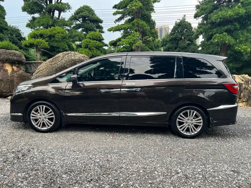 Honda Elysion — миниатюра 8