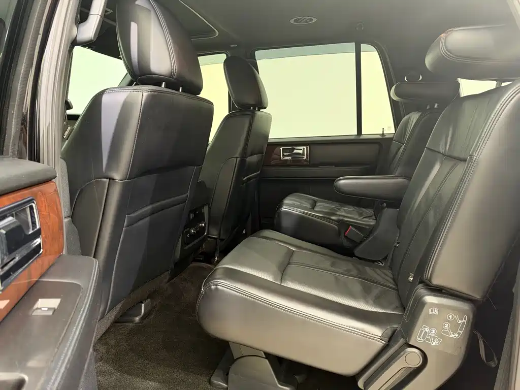 Lincoln Navigator — миниатюра 13