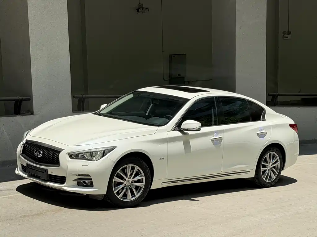 Купить Infiniti Q50L
