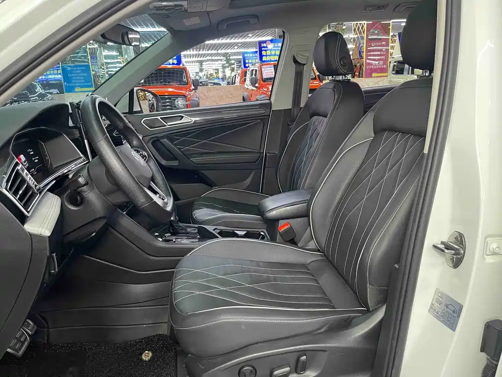 Volkswagen Tiguan L — миниатюра 17