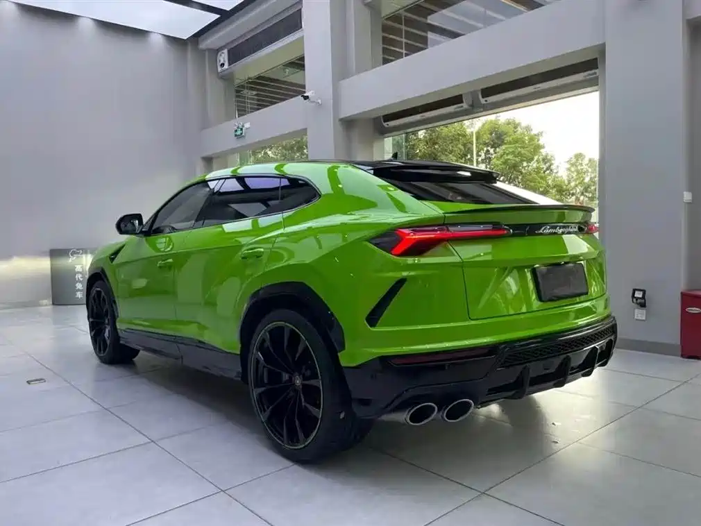 Lamborghini Urus 2021 4.0T V8