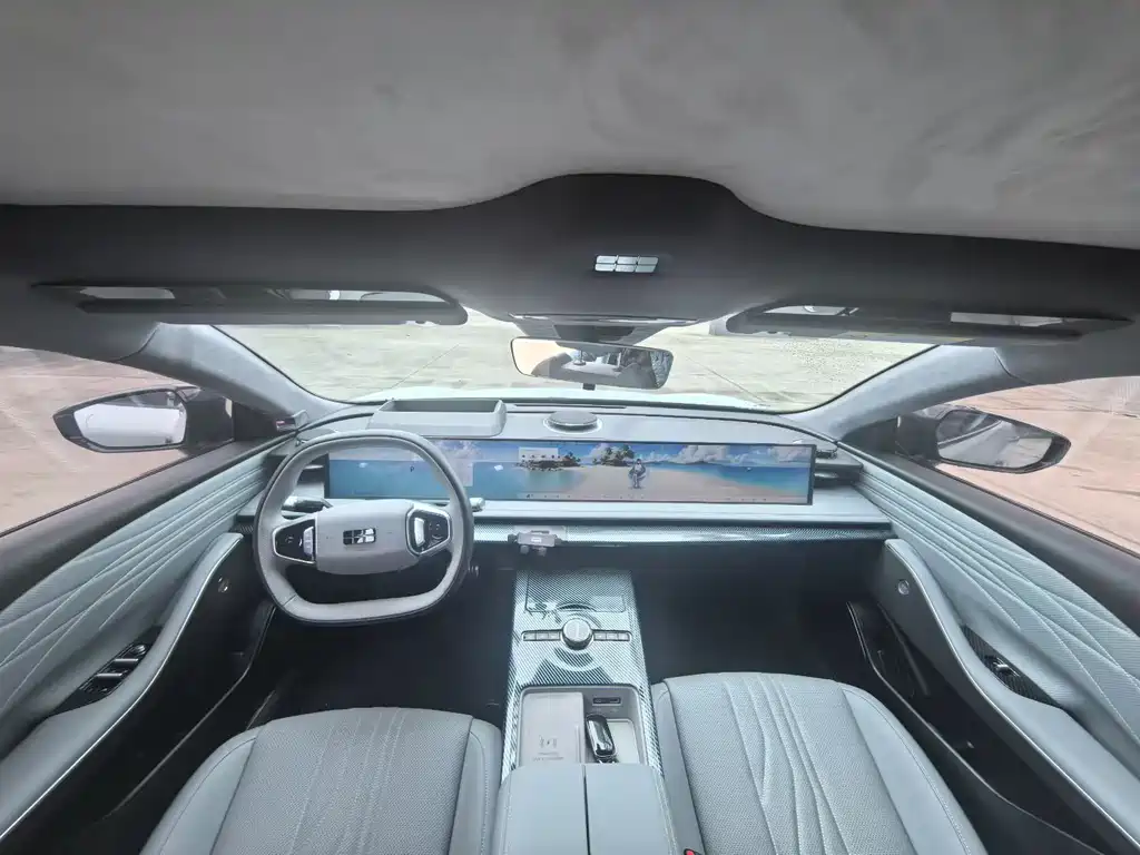 GEELY GALAXY GALAXY E8