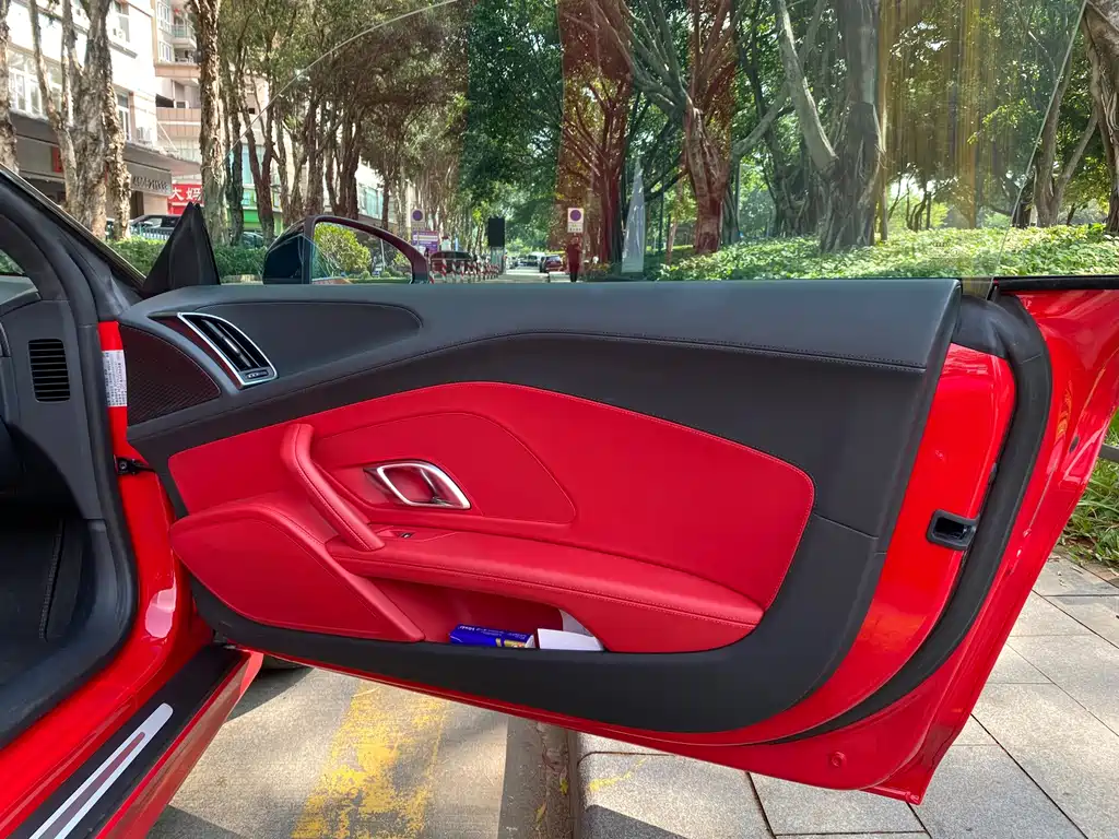 Audi R8 — миниатюра 8