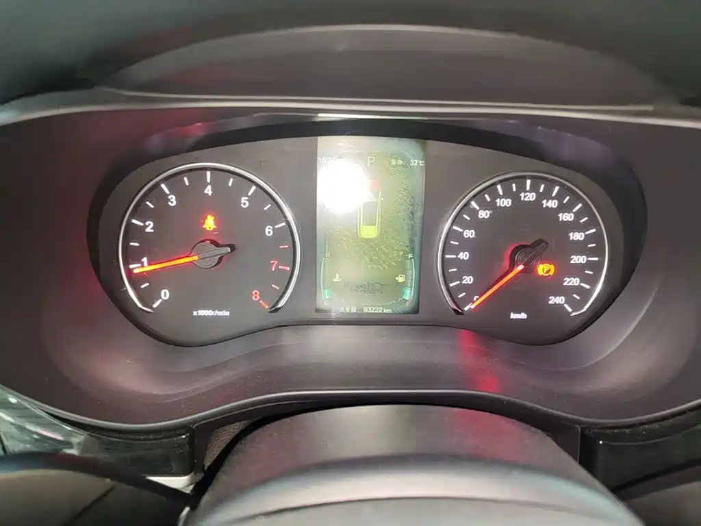 BYD MAX — миниатюра 12
