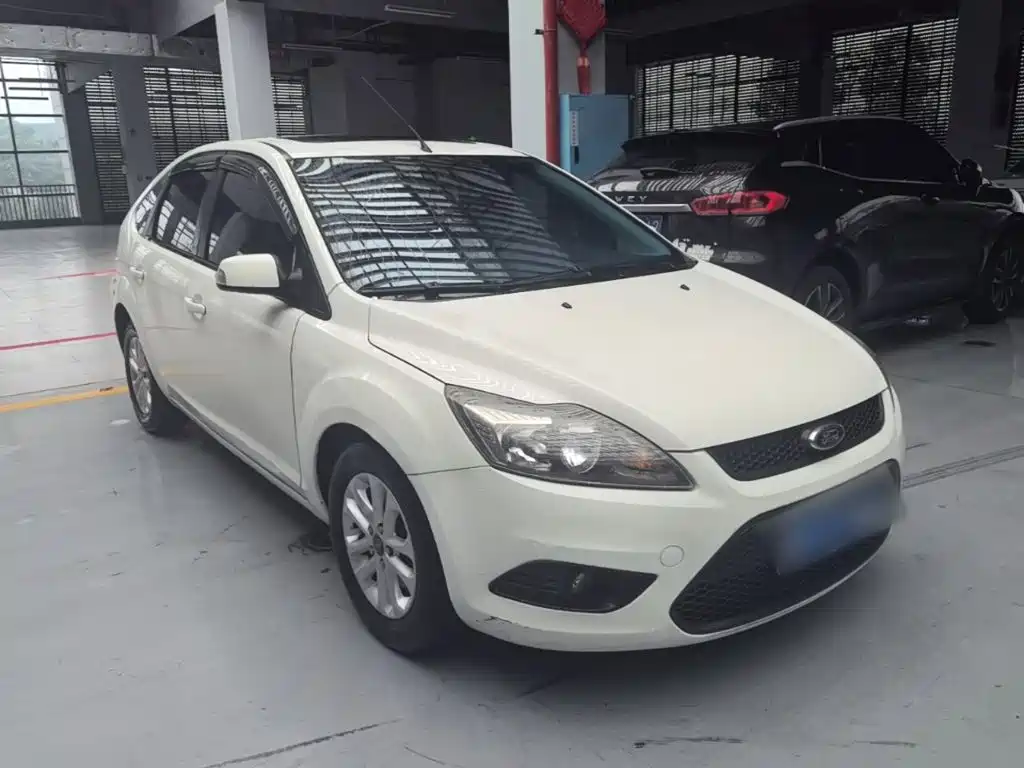 Ford Focus 2013 1.8L MT