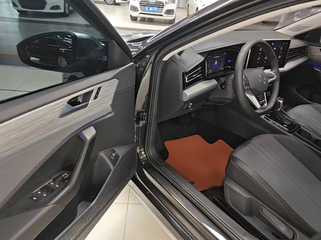 Volkswagen Sagitar — миниатюра 16