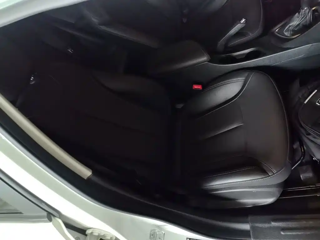 Buick Excelle — миниатюра 25