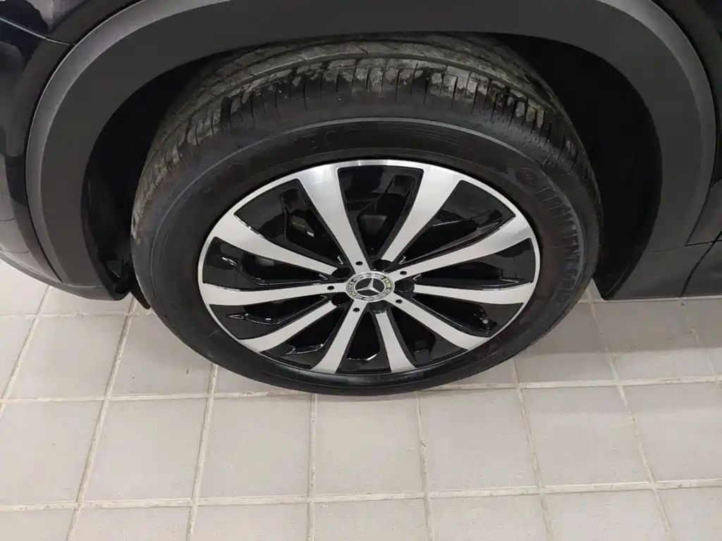 Mercedes-Benz GLB — миниатюра 23