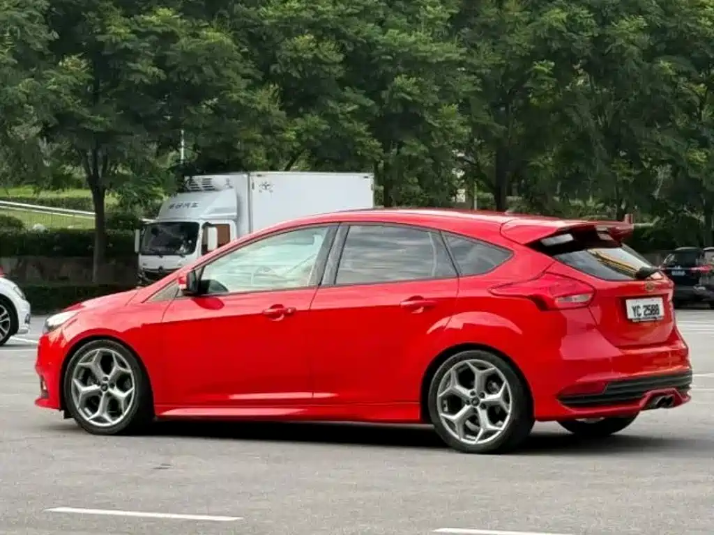 Ford Focus (Import) — миниатюра 7